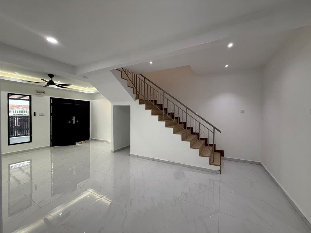RM388K ONLY | Fully Renovated 4BR Double Storey Mid Cost @ Scientex 15 Kelapa Sawit, Kulai - Image 9