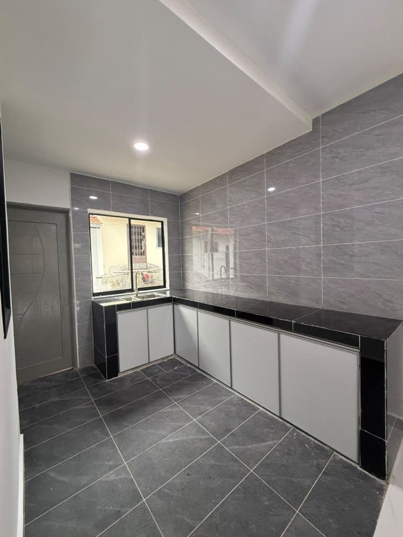 Kitchen - RM388K ONLY | Fully Renovated 4BR Double Storey Mid Cost @ Scientex 15 Kelapa Sawit, Kulai - Image 8