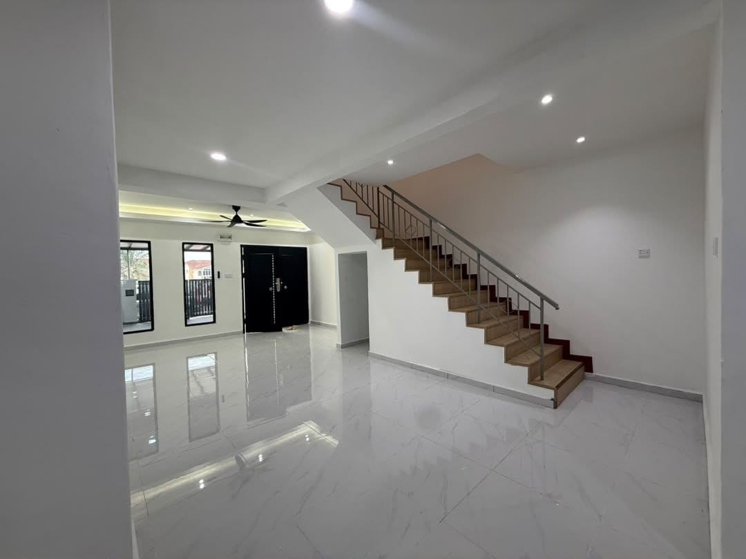 RM388K ONLY | Fully Renovated 4BR Double Storey Mid Cost @ Scientex 15 Kelapa Sawit, Kulai - Image 21