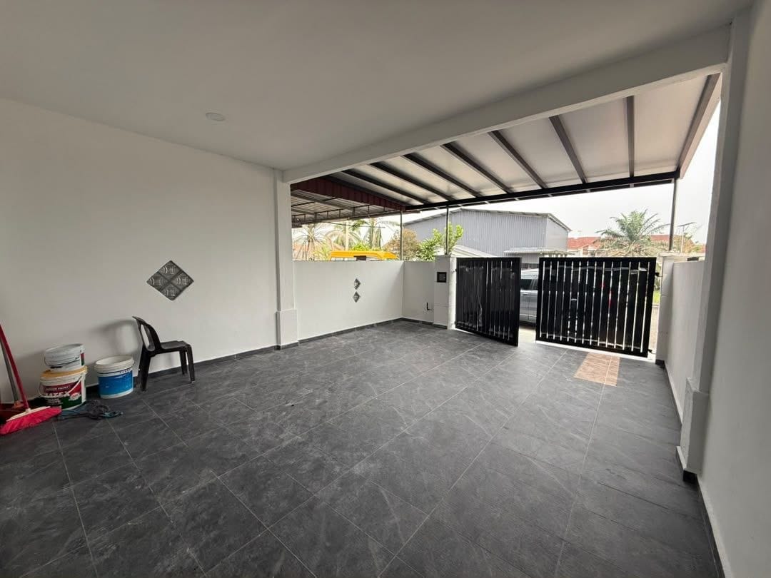 RM388K ONLY | Fully Renovated 4BR Double Storey Mid Cost @ Scientex 15 Kelapa Sawit, Kulai - Image 4