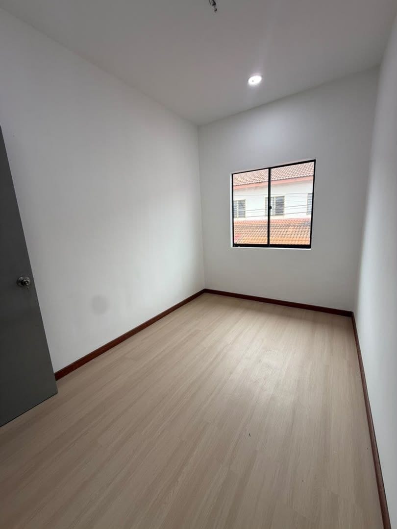 RM388K ONLY | Fully Renovated 4BR Double Storey Mid Cost @ Scientex 15 Kelapa Sawit, Kulai - Image 11