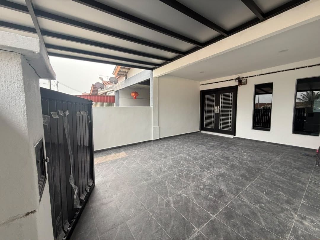 RM388K ONLY | Fully Renovated 4BR Double Storey Mid Cost @ Scientex 15 Kelapa Sawit, Kulai - Image 12