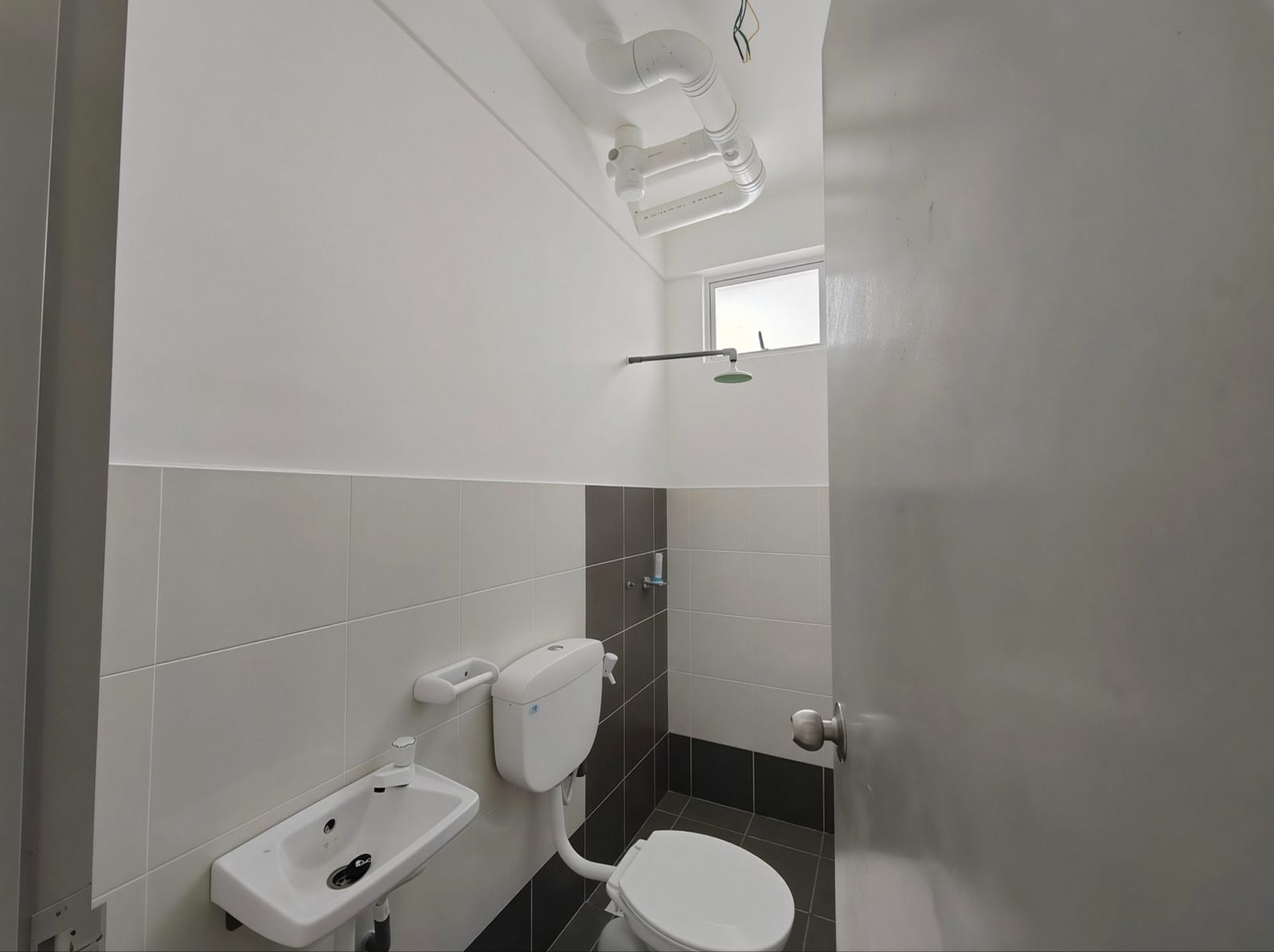 Apartment For Rent @ Taman Scientex Utama Senai | 3 Rooms | 2 Baths | RM1,400 - Image 9