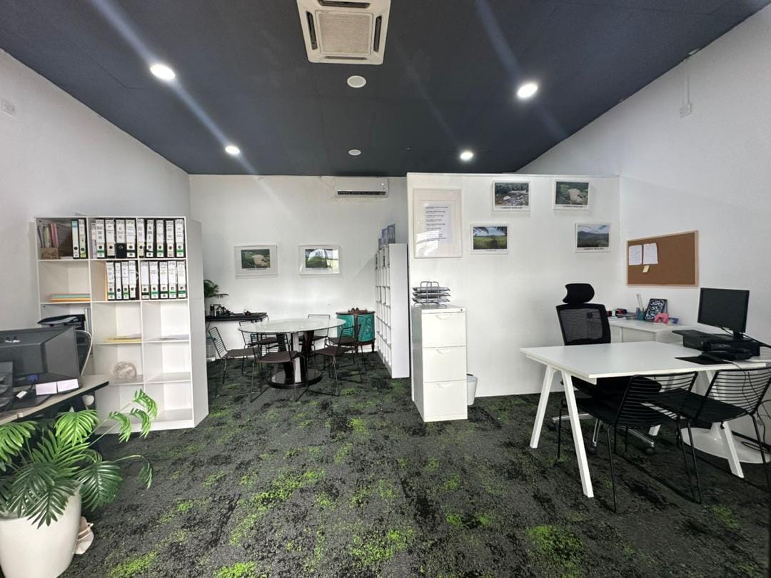 Sunsuria avenue Kota damansara Shop lot first floor for rent no lift 没有电梯楼上的店铺出租 - Image 4