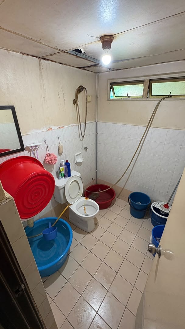 Bathroom - Spacious 3 - Bedroom in Suria Kipark Damansara Condominium - Image 5