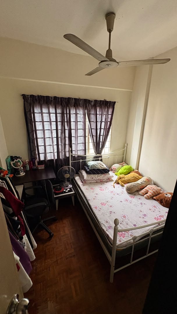 Bedroom - Spacious 3 - Bedroom in Suria Kipark Damansara Condominium - Image 6