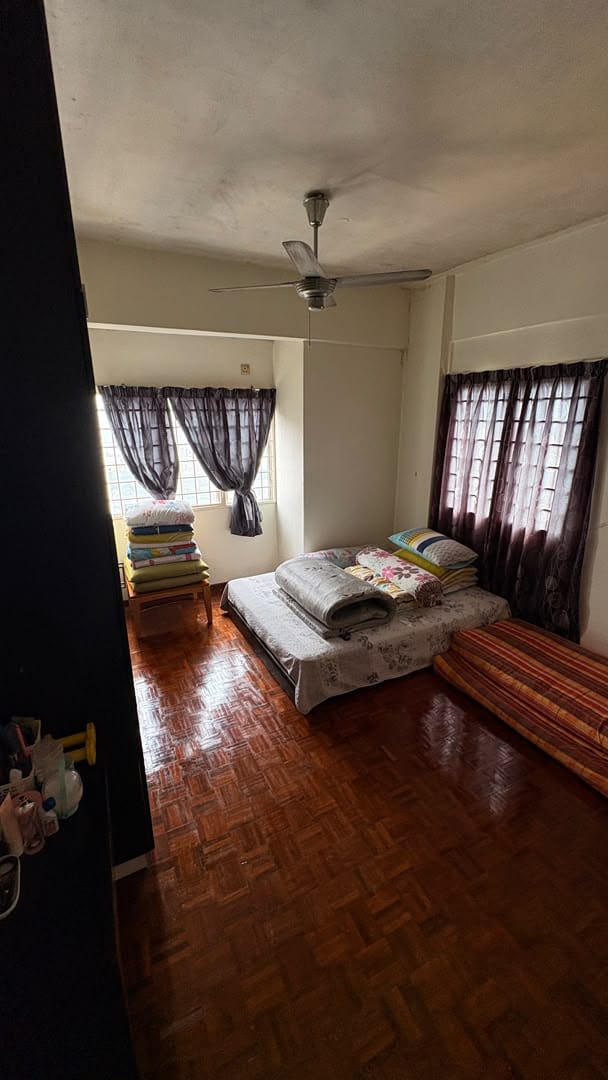 Bedroom - Spacious 3 - Bedroom in Suria Kipark Damansara Condominium - Image 8