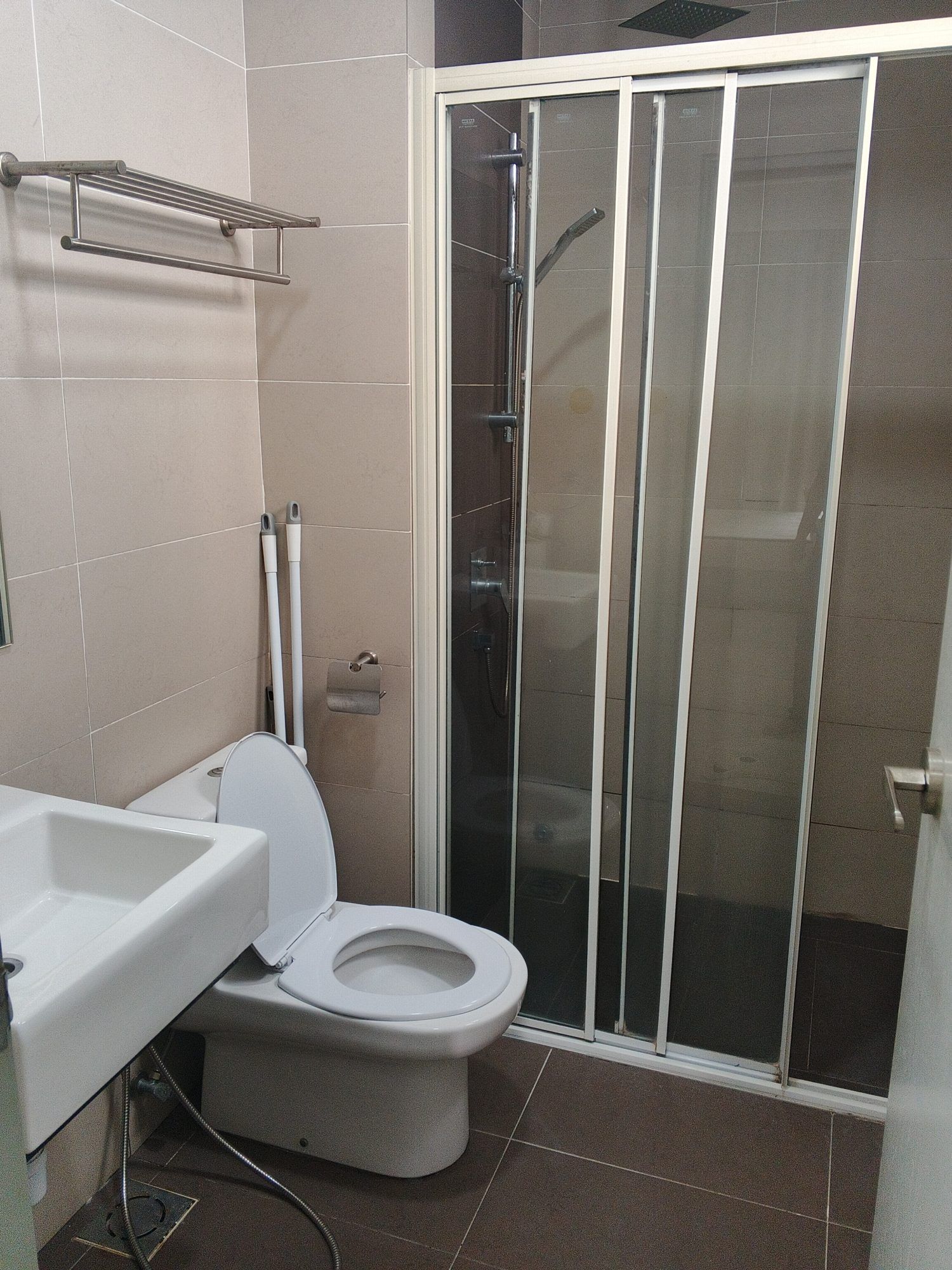 Glomac Centro Kayu Ara female unit Master room for rent Petaling jaya Kayu Ara  - Image 2