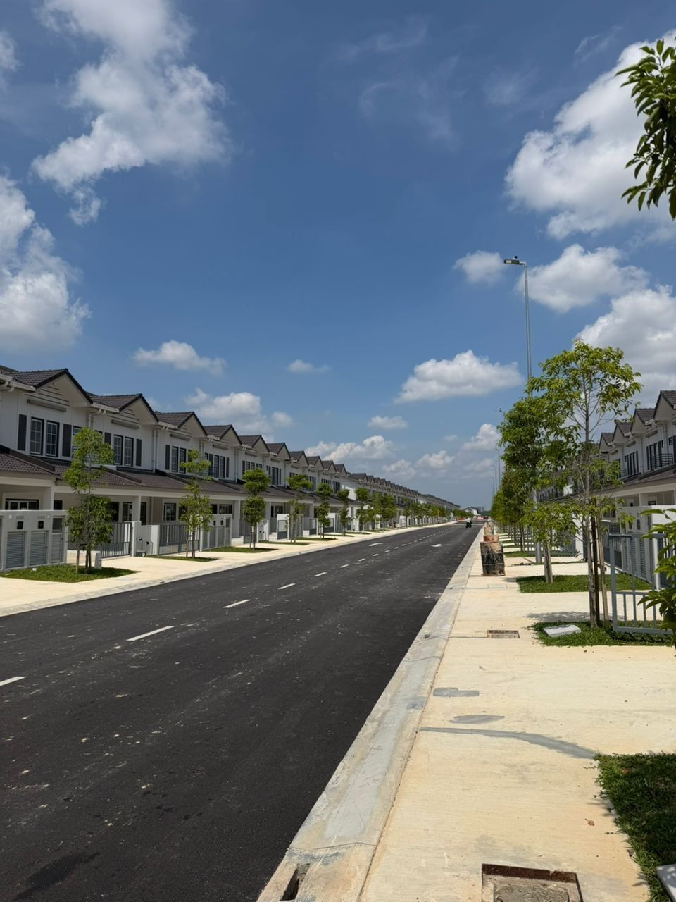 SEMI FURNISHED DOUBLE STOREY, M SENYUMIA, BANDAR BARU SALAK TINGGI, SELANGOR - Image 12