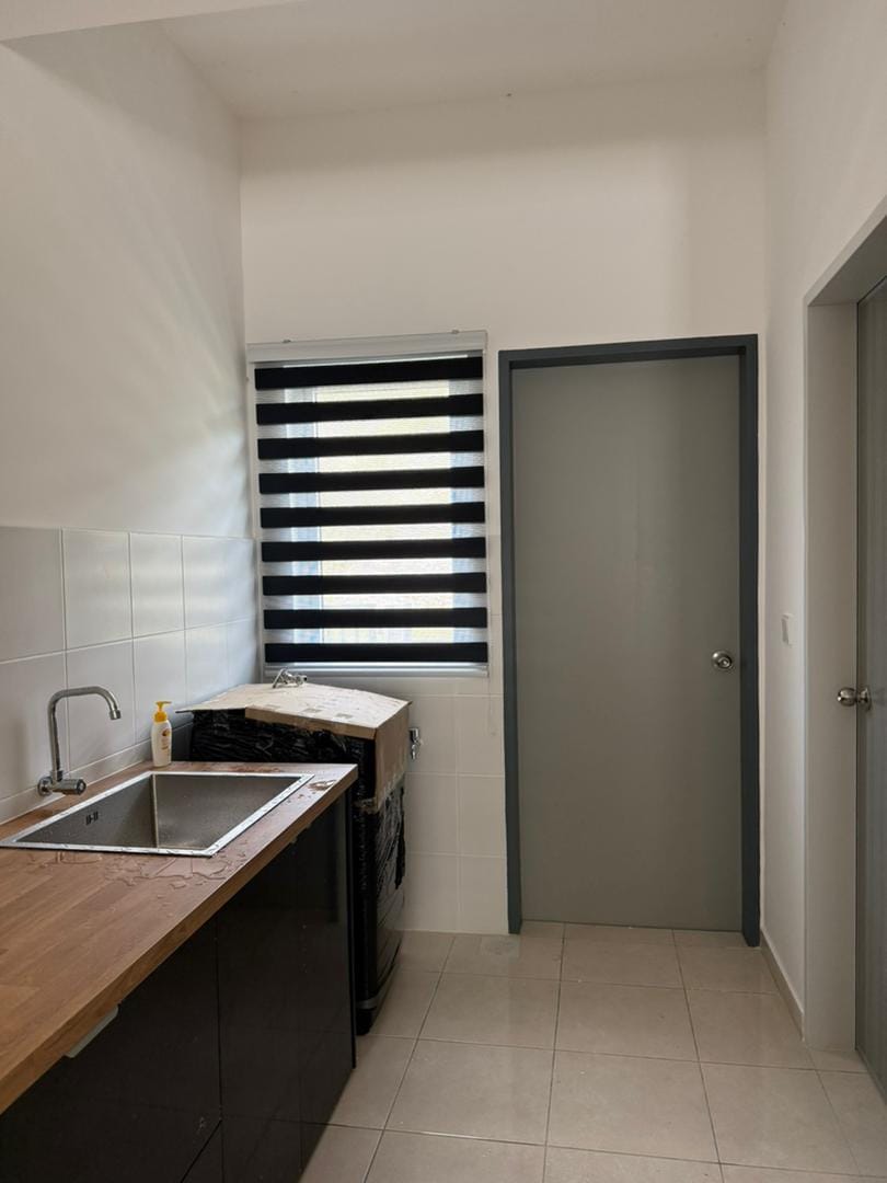 SEMI FURNISHED DOUBLE STOREY, M SENYUMIA, BANDAR BARU SALAK TINGGI, SELANGOR - Image 3