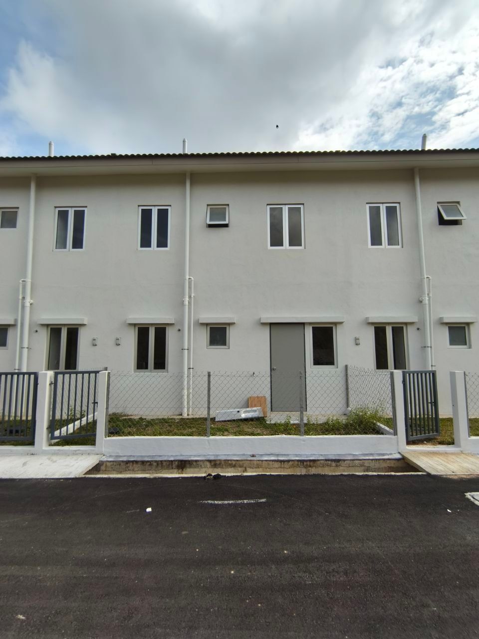 SEMI FURNISHED DOUBLE STOREY, M SENYUMIA, BANDAR BARU SALAK TINGGI, SELANGOR - Image 9