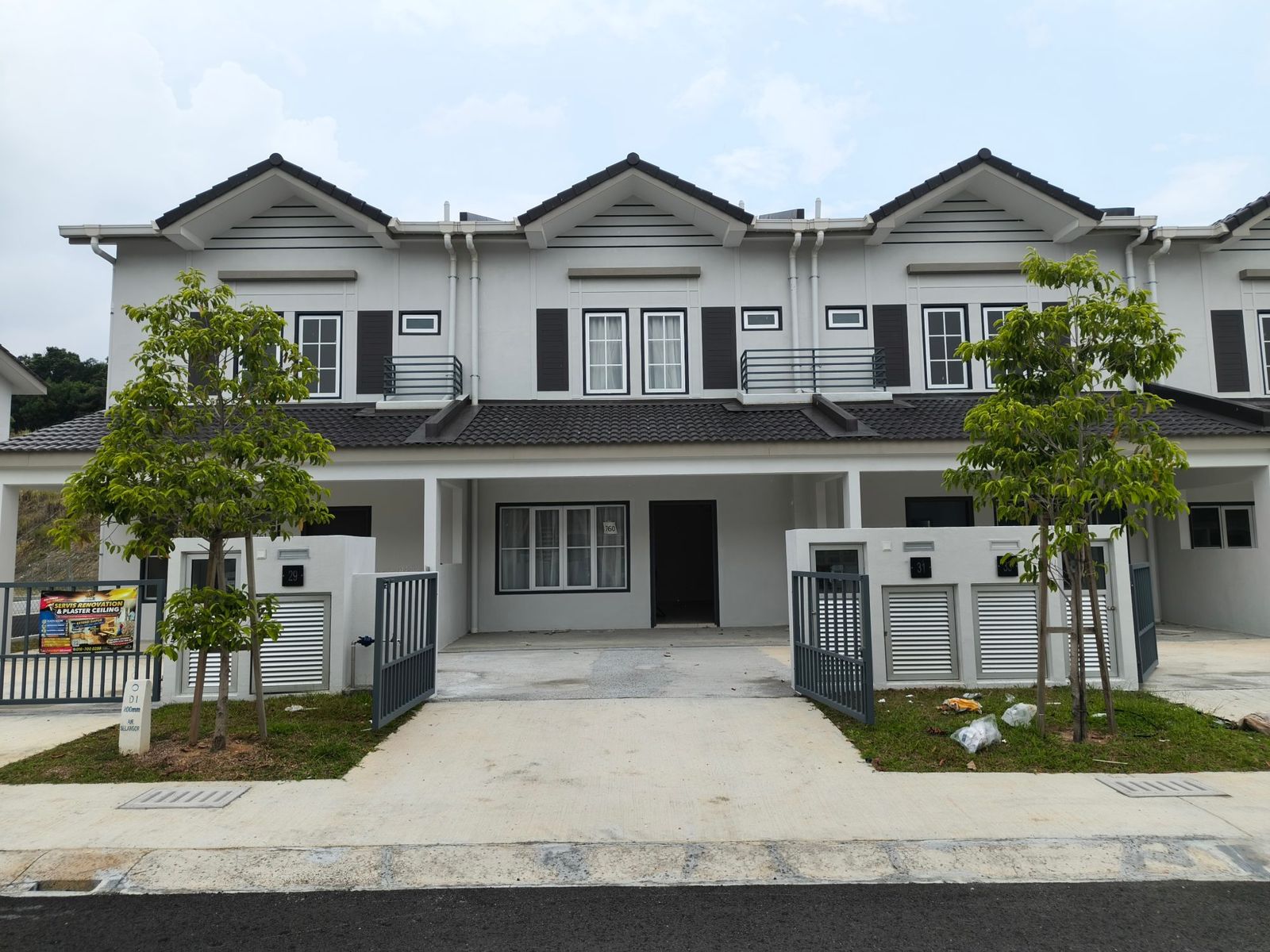 SEMI FURNISHED DOUBLE STOREY, M SENYUMIA, BANDAR BARU SALAK TINGGI, SELANGOR - Image 1