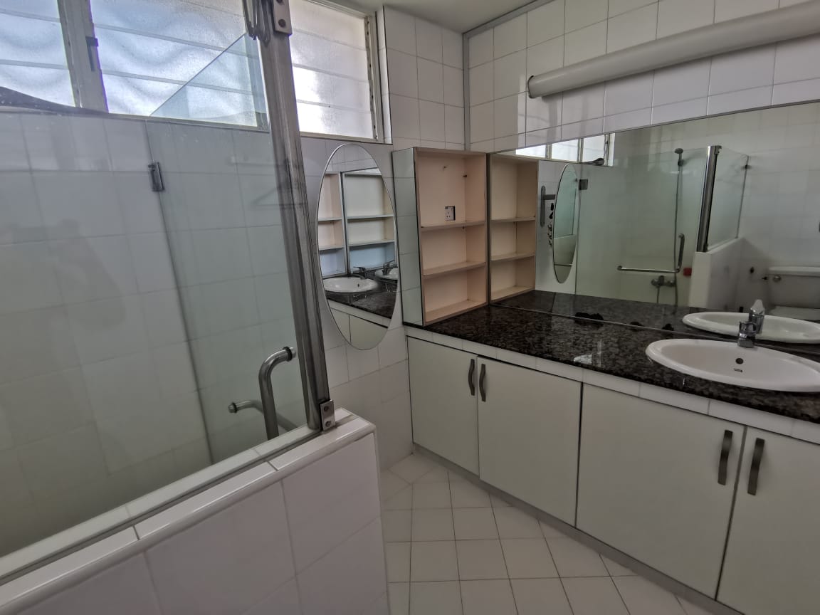 Section 12 PJ Spacious Bungalow For Sale - Image 16