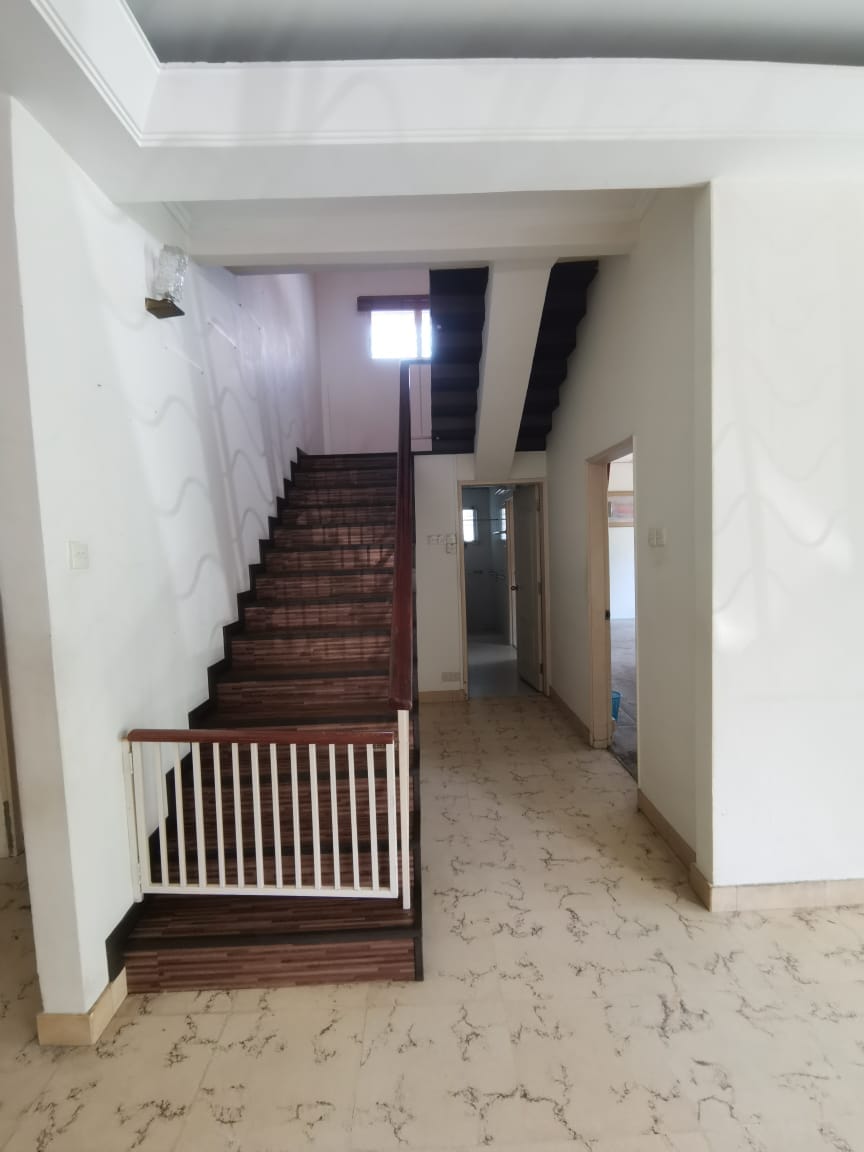 Section 12 PJ Spacious Bungalow For Sale - Image 7