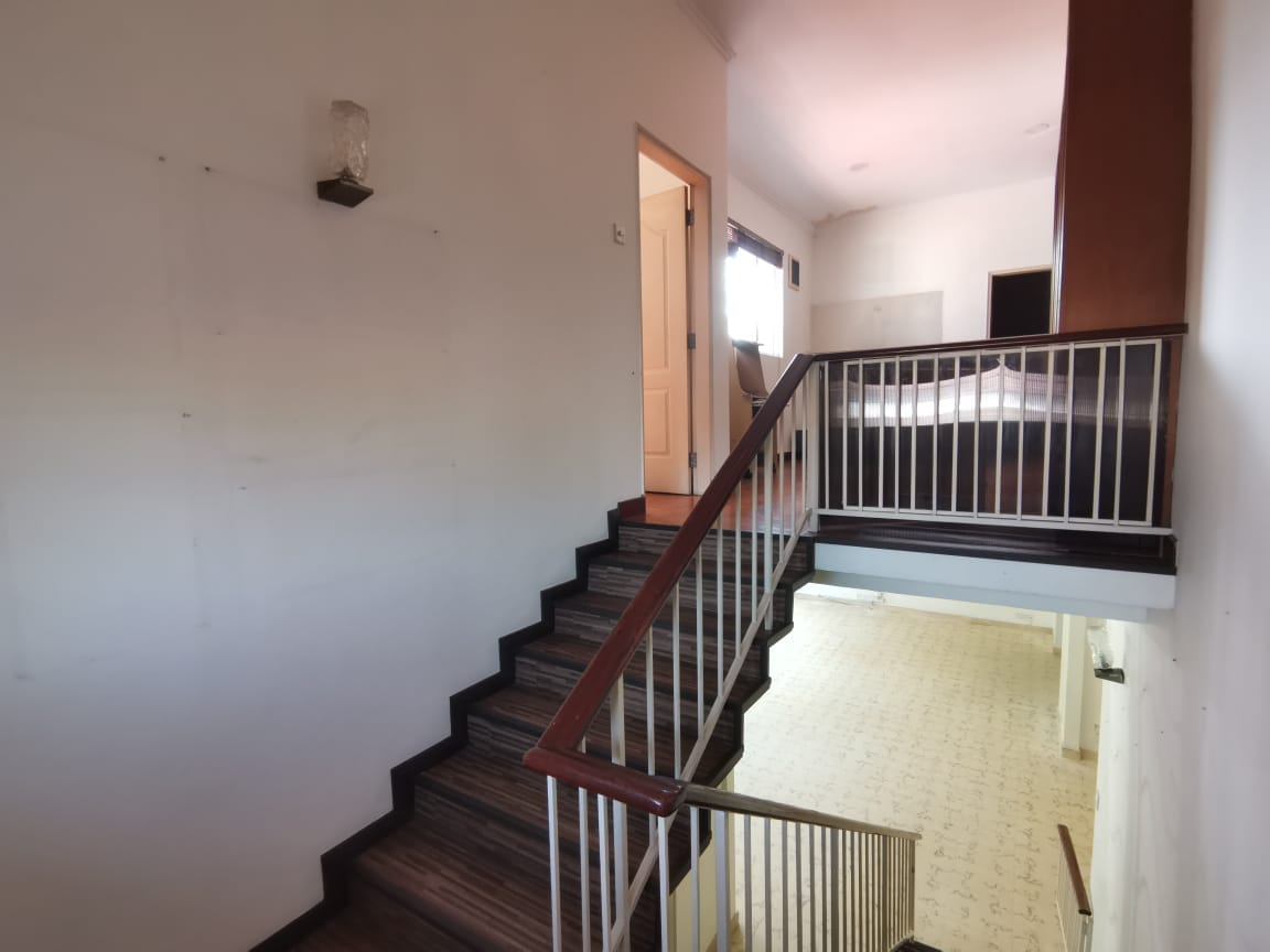 Section 12 PJ Spacious Bungalow For Sale - Image 10