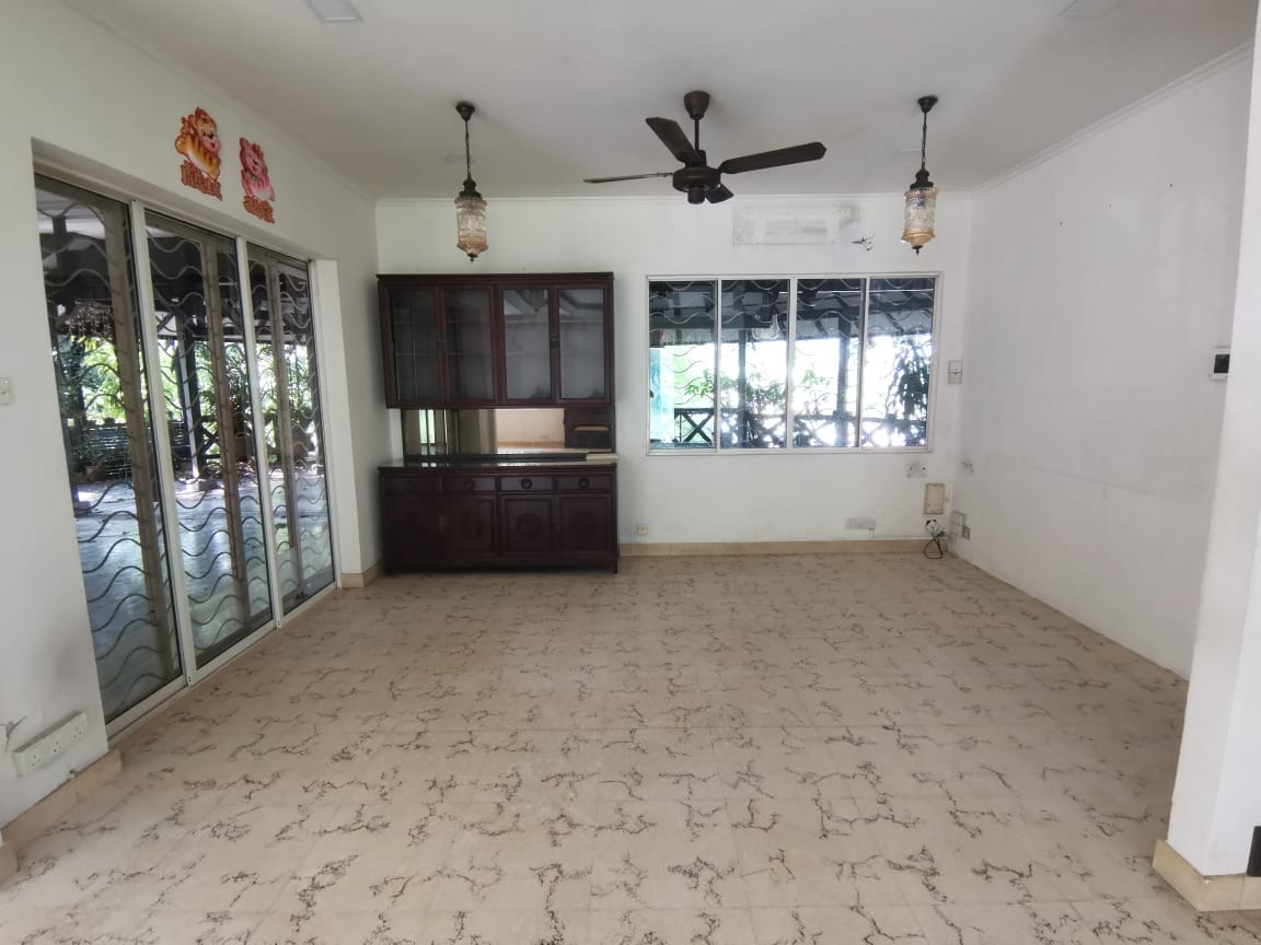 Section 12 PJ Spacious Bungalow For Sale - Image 2