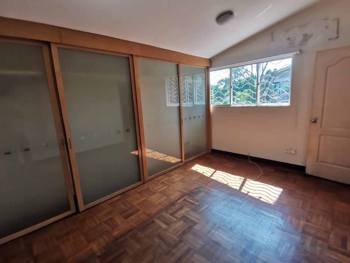 Section 12 PJ Spacious Bungalow For Sale - Image 13