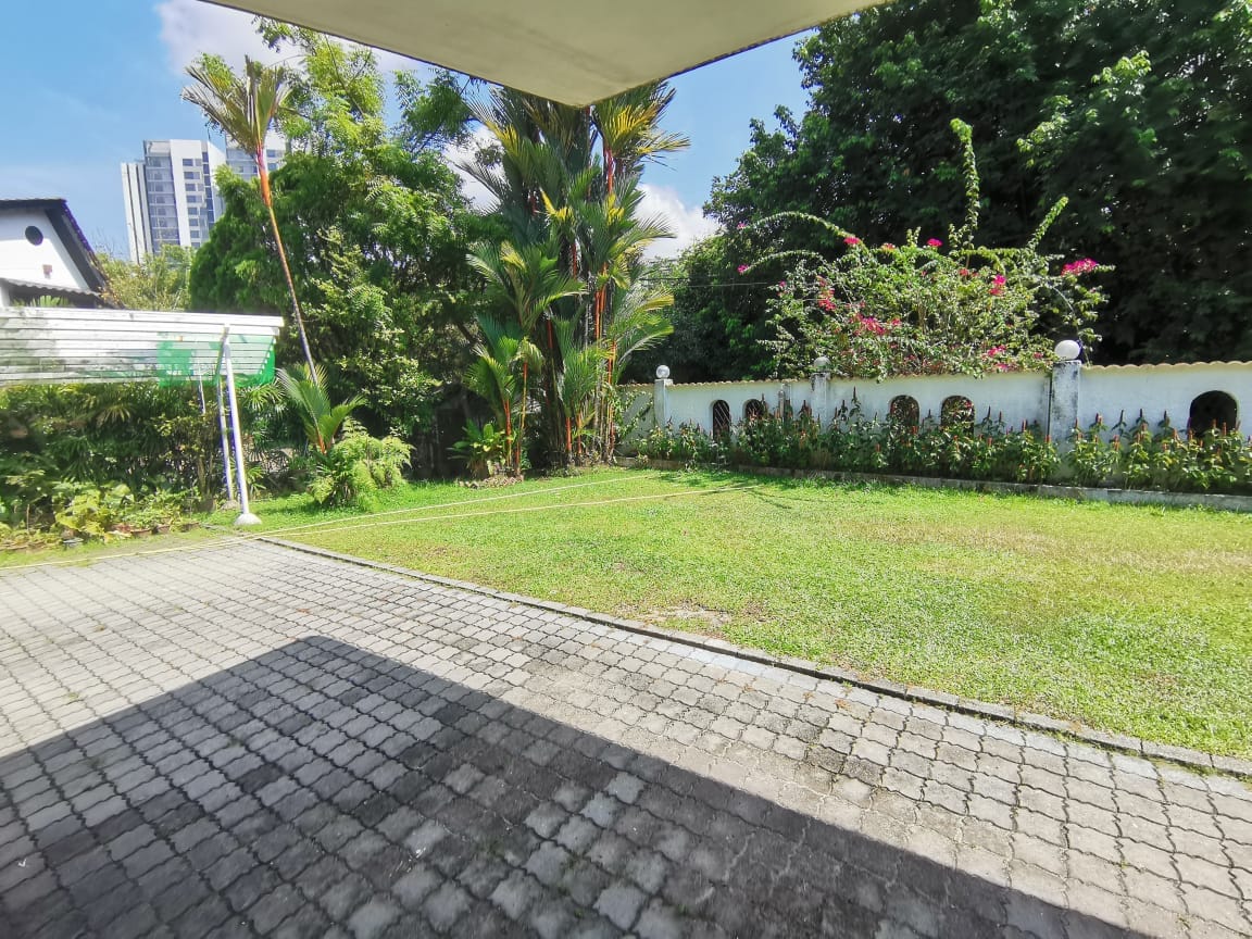 Section 12 PJ Spacious Bungalow For Sale - Image 21
