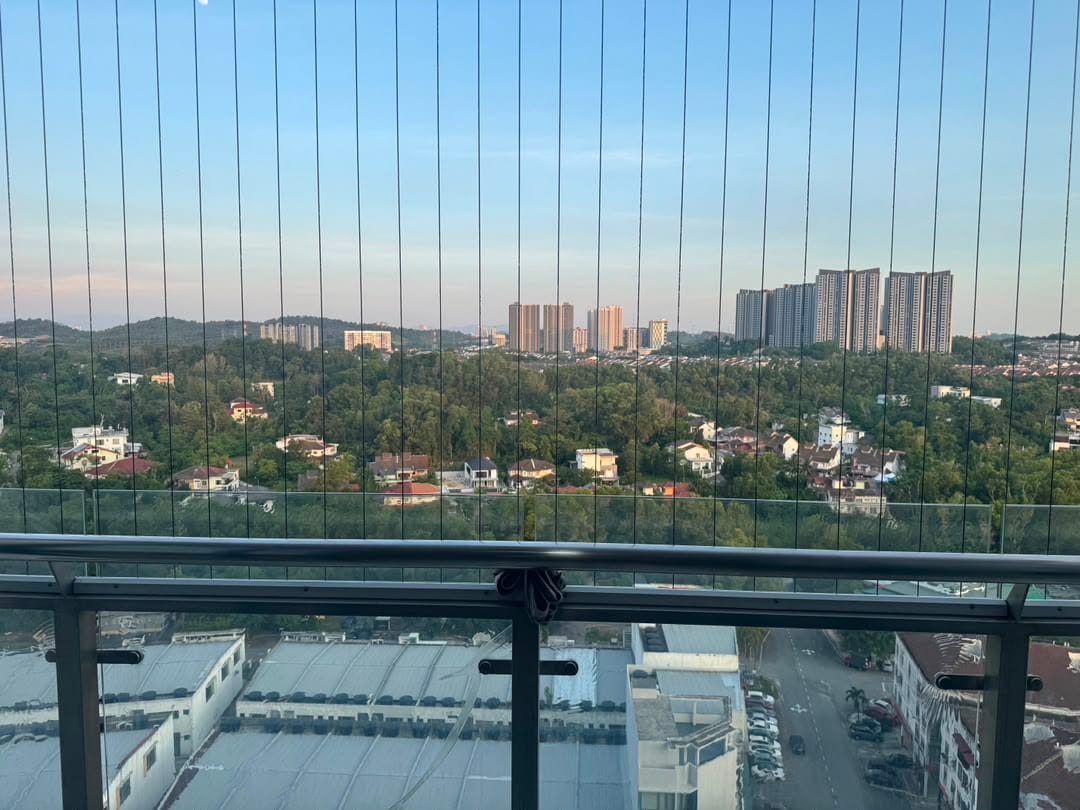 Hiding gems Spacious 3+1 Rooms 2 Bathrooms at Seri Kembangan - Image 2