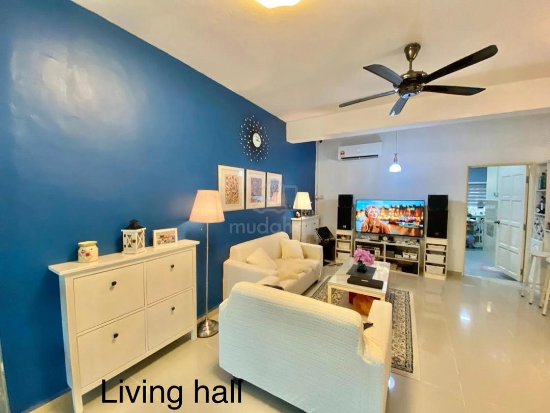 Living room - 2.5 Storey Fully Renovated Terrace House @ Taman Muhibbah Saleng, Senai – Freehold Non-Bumi RM499K - Image 6