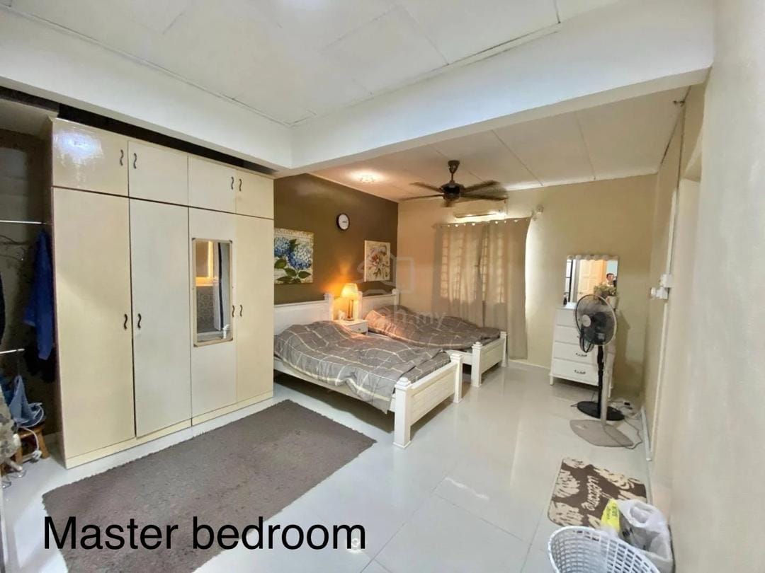 Bedroom - 2.5 Storey Fully Renovated Terrace House @ Taman Muhibbah Saleng, Senai – Freehold Non-Bumi RM499K - Image 11