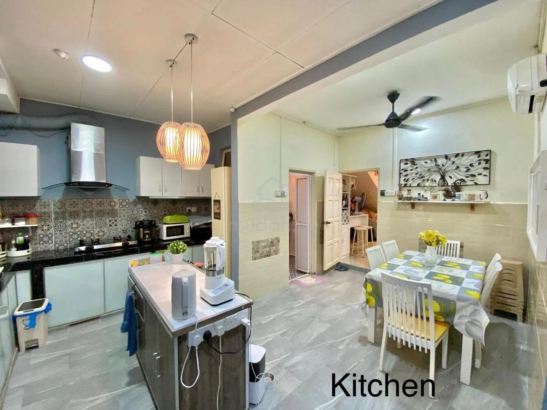 Kitchen - 2.5 Storey Fully Renovated Terrace House @ Taman Muhibbah Saleng, Senai – Freehold Non-Bumi RM499K - Image 4