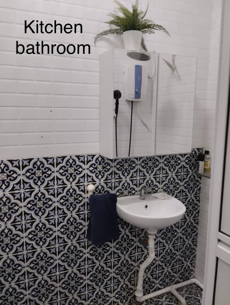 Bathroom - 2.5 Storey Fully Renovated Terrace House @ Taman Muhibbah Saleng, Senai – Freehold Non-Bumi RM499K - Image 19