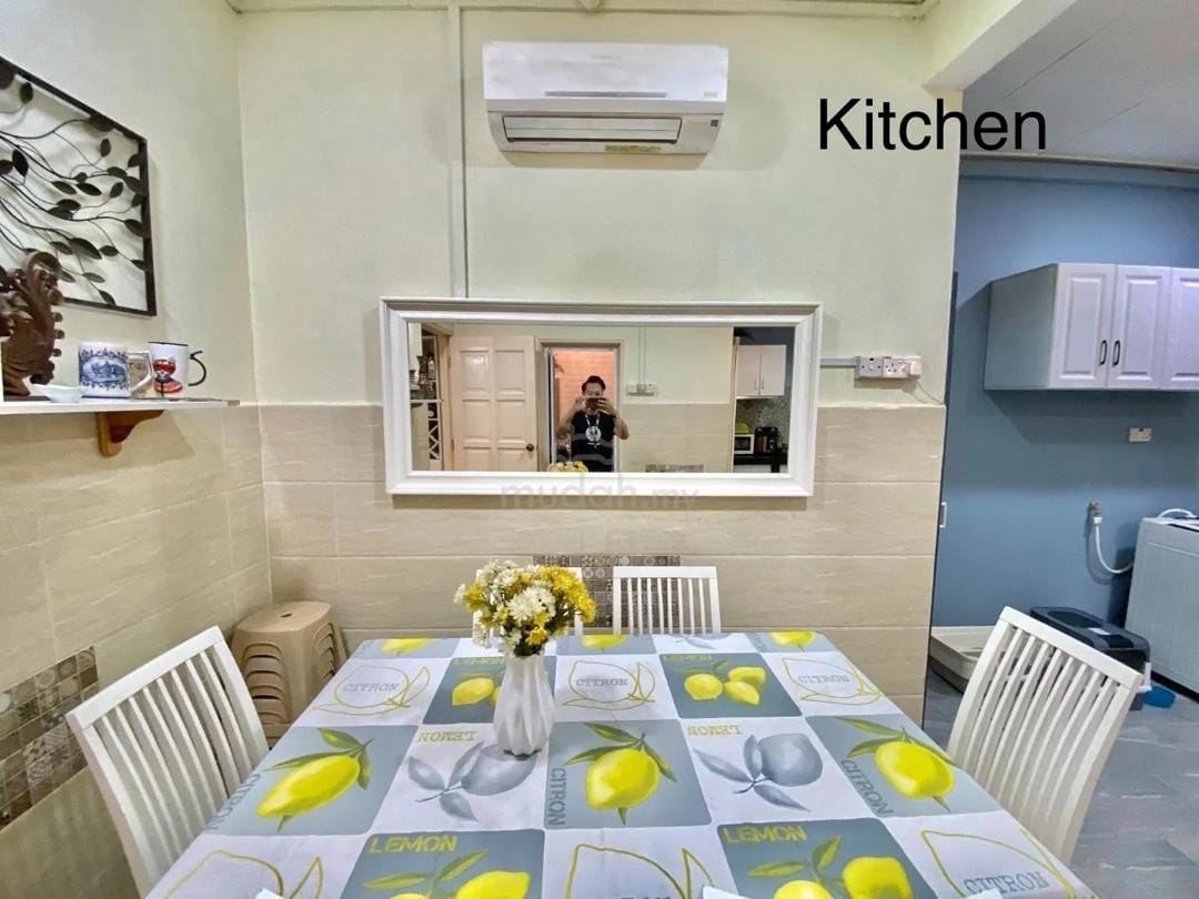 Dining - 2.5 Storey Fully Renovated Terrace House @ Taman Muhibbah Saleng, Senai – Freehold Non-Bumi RM499K - Image 2