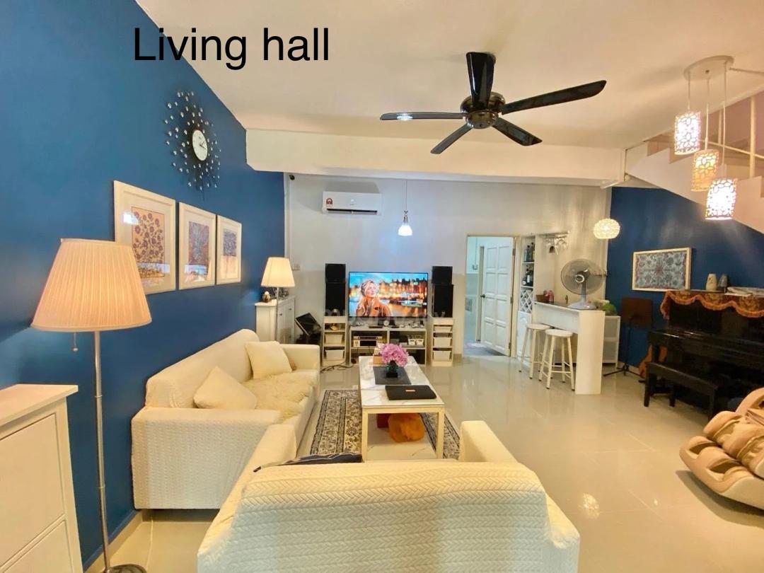 Living room - 2.5 Storey Fully Renovated Terrace House @ Taman Muhibbah Saleng, Senai – Freehold Non-Bumi RM499K - Image 7