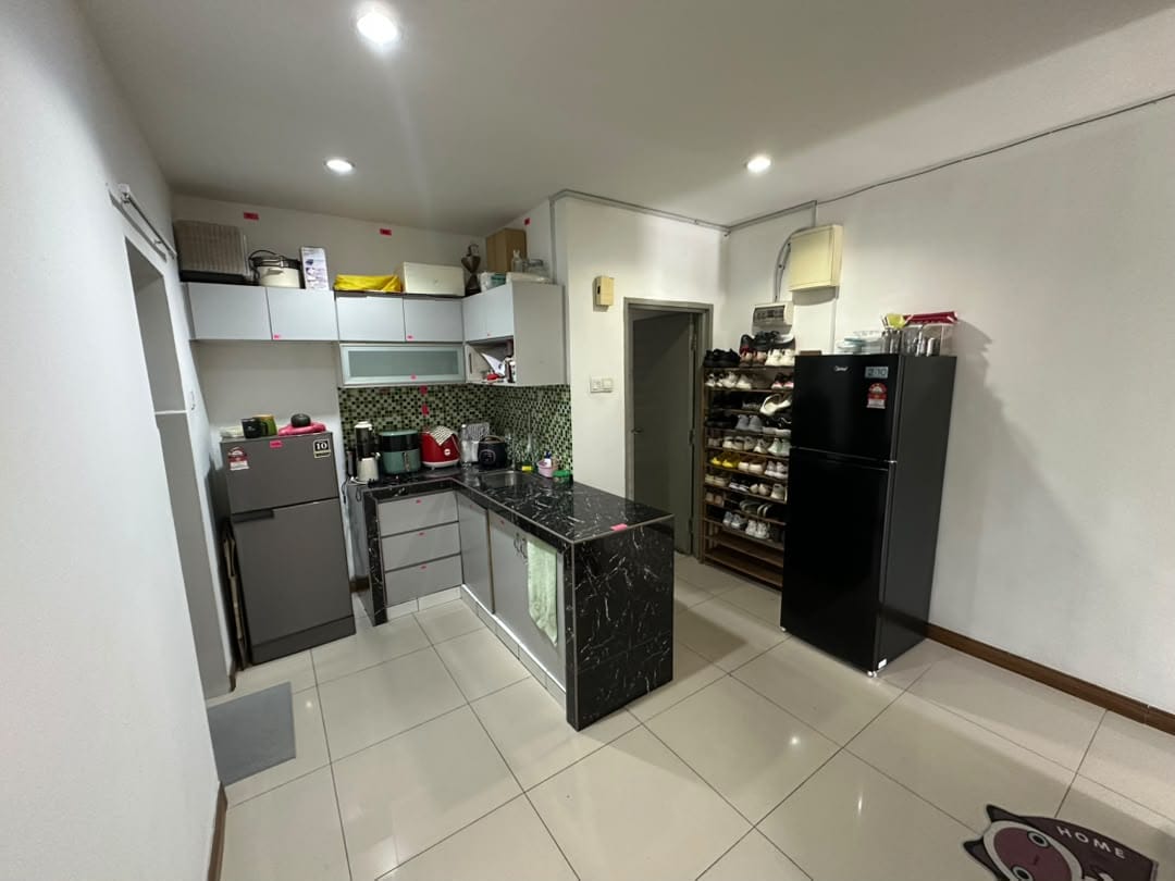 ROOM FOR RENT SERI PUTERI CONDO , CHERAS WALKING DISTANCE TO LRT STATION - Image 6
