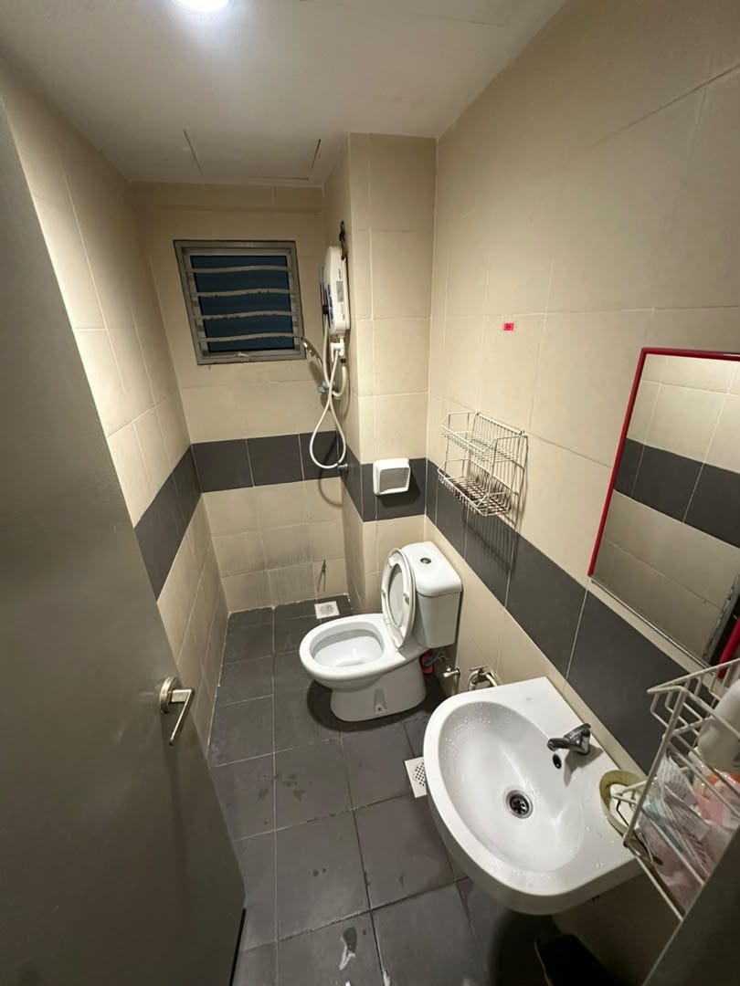 ROOM FOR RENT SERI PUTERI CONDO , CHERAS WALKING DISTANCE TO LRT STATION - Image 7