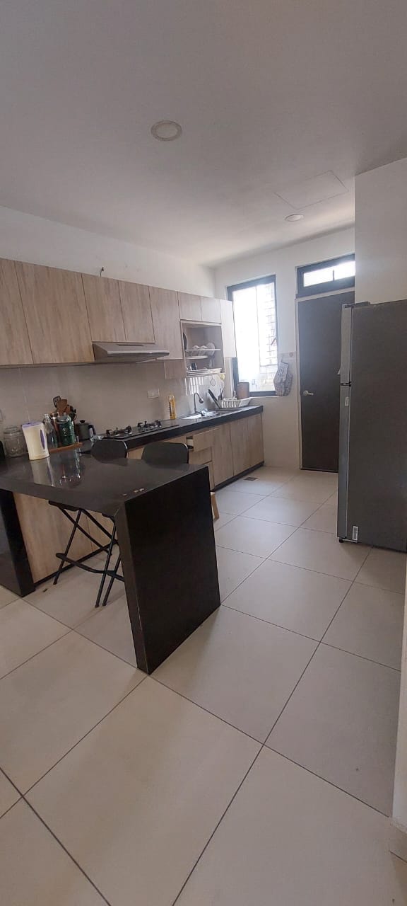 FULLY FURNISHED | 2 STOREY INTERMEDIATE, ELMINA VALLEY 1 | PRICED TO SELL FAST - Image 4
