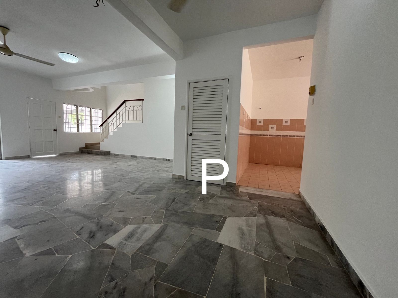 Living room - READY MOVE-IN USJ 18 Spacious Freehold Home | Original Kitchen Extension | Fully Refurbished | Gated & Guarded Enclave - Image 1