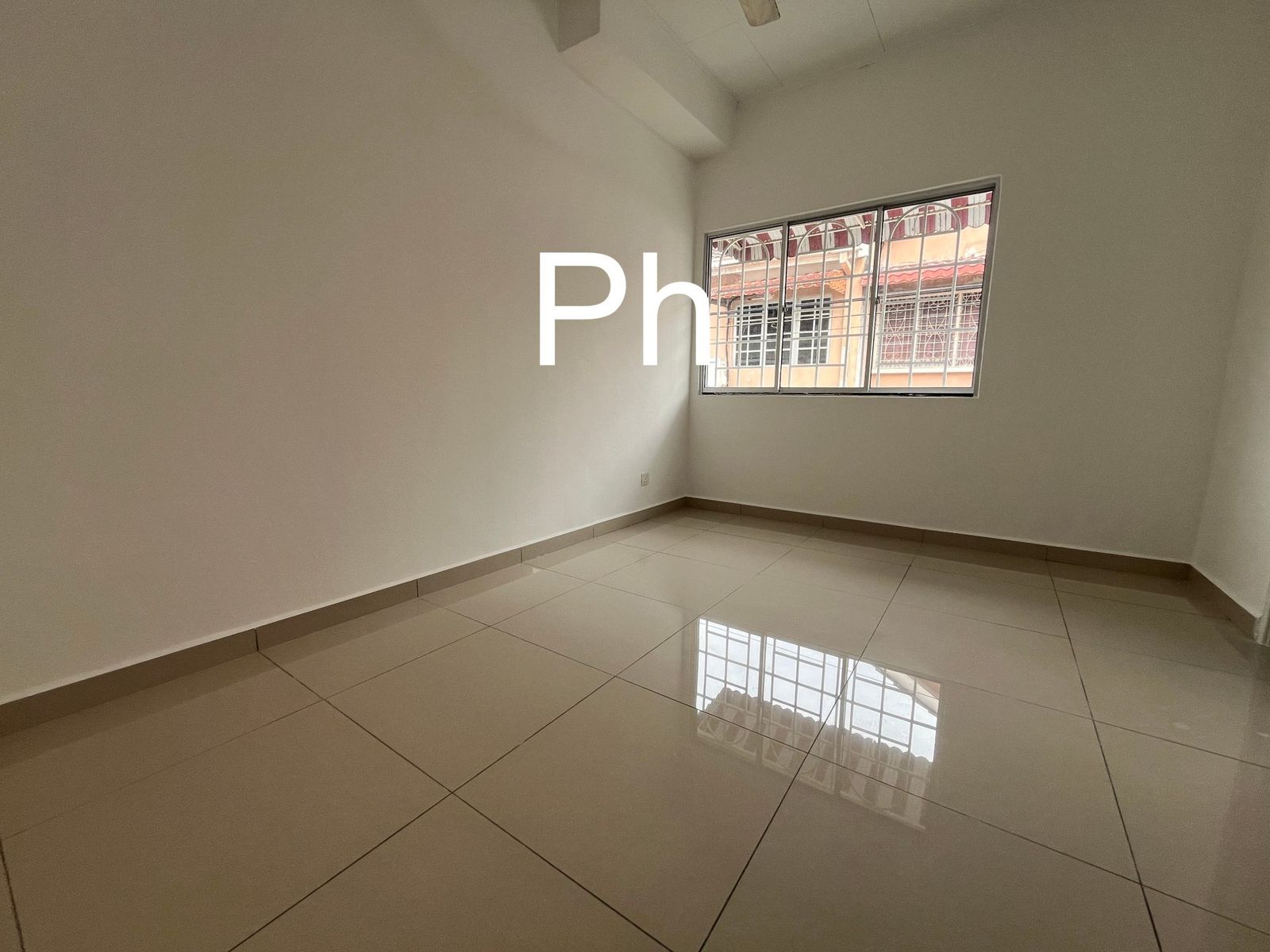READY MOVE-IN USJ 18 Spacious Freehold Home | Original Kitchen Extension | Fully Refurbished | Gated & Guarded Enclave - Image 7