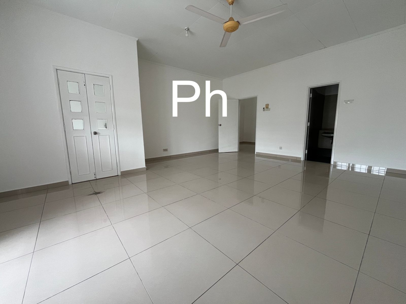 Bedroom - READY MOVE-IN USJ 18 Spacious Freehold Home | Original Kitchen Extension | Fully Refurbished | Gated & Guarded Enclave - Image 5