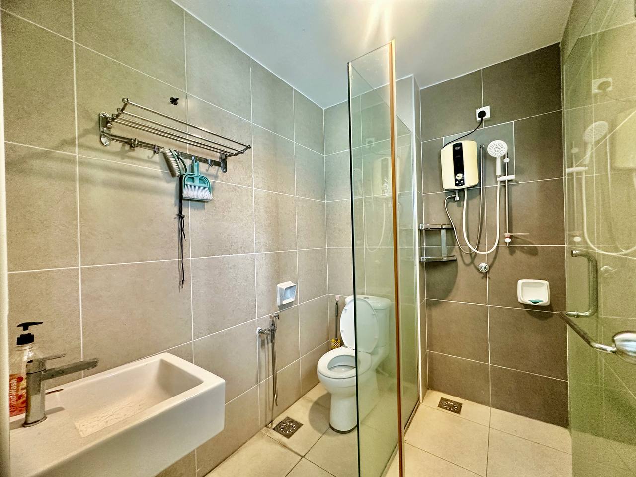 NICE UNIT, DOUBLE STOREY SEMI D NILAI SPRING VILLAS ALPHA FOR SALE. - Image 30