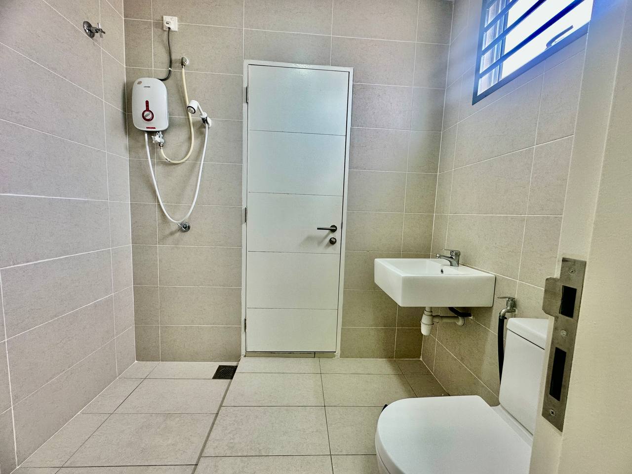 RENOVATED, BRAND NEW Double Storey Ara Sendayan 2 (Barinda), Bandar Sri Sendayan. - Image 23