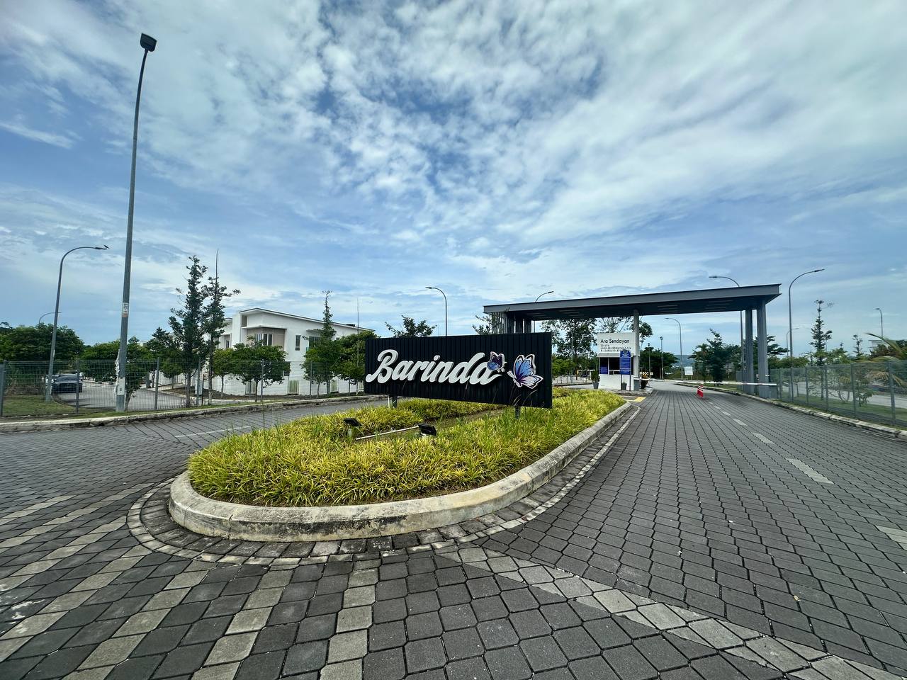 RENOVATED, BRAND NEW Double Storey Ara Sendayan 2 (Barinda), Bandar Sri Sendayan. - Image 2