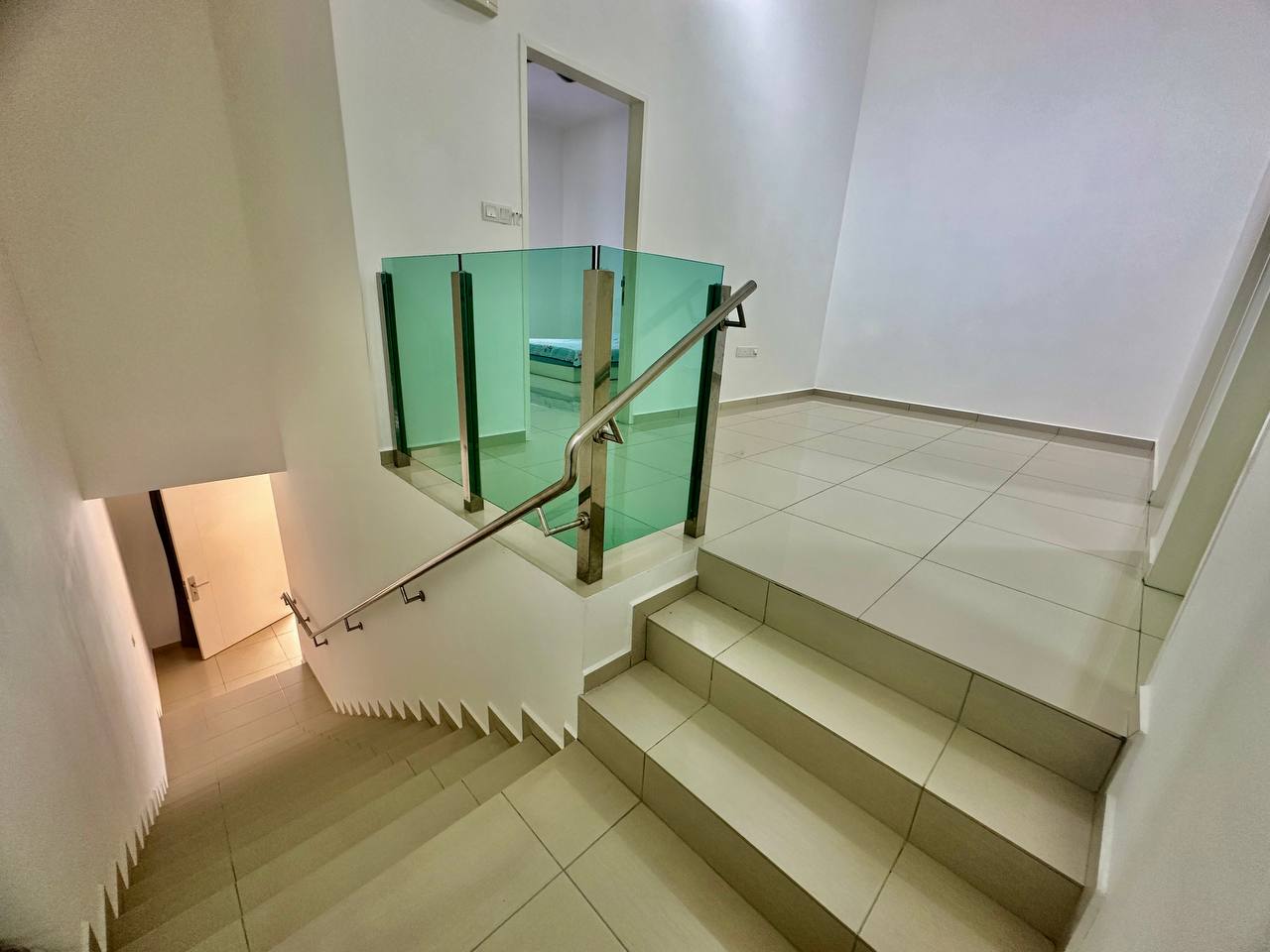 RENOVATED, BRAND NEW Double Storey Ara Sendayan 2 (Barinda), Bandar Sri Sendayan. - Image 16
