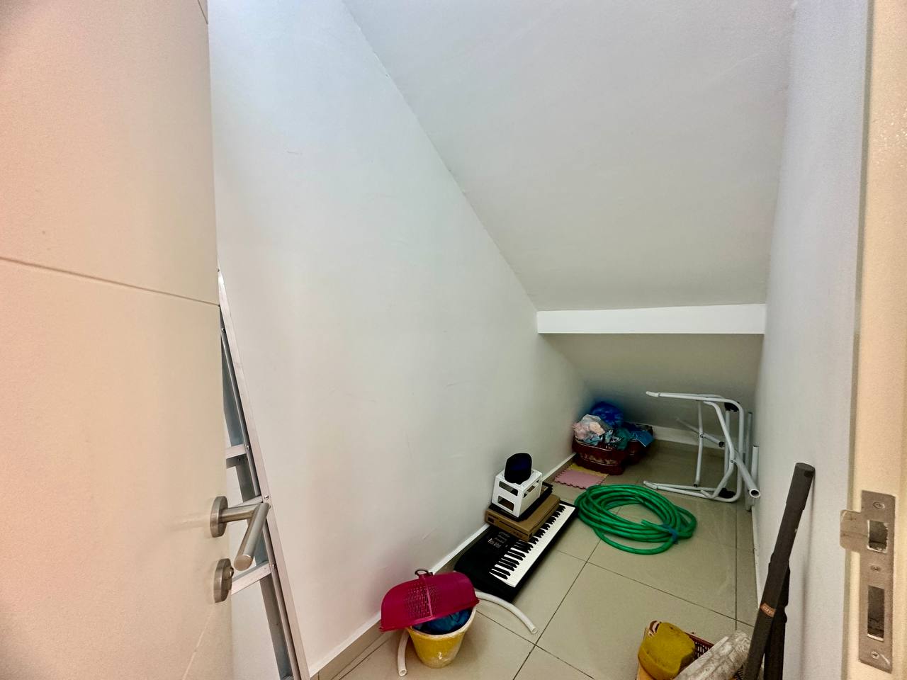 RENOVATED, BRAND NEW Double Storey Ara Sendayan 2 (Barinda), Bandar Sri Sendayan. - Image 7