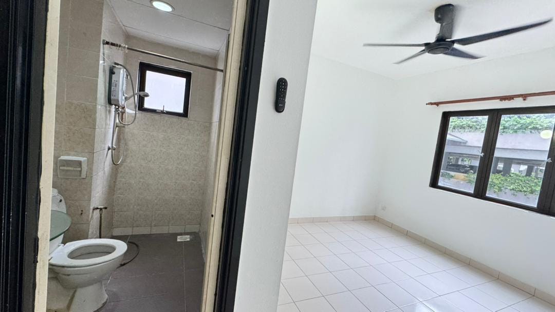 Strategic location in Jalan Kuching - Image 4