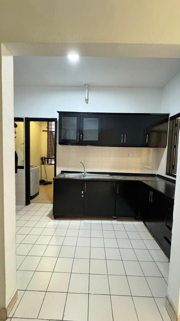 Strategic location in Jalan Kuching - Image 7