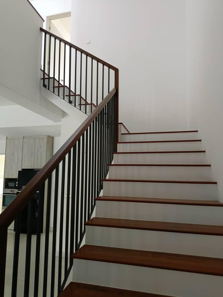 Hampton Residence Bandar Seri Coafields | large backyard for various activities - Image 19