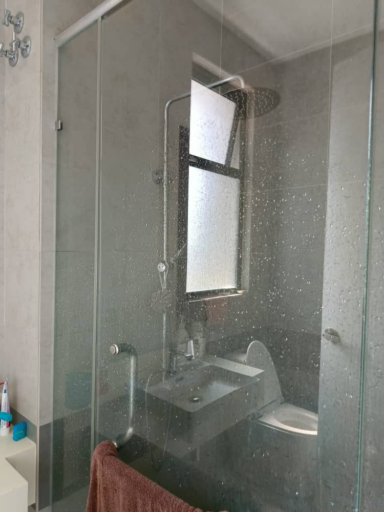 Hampton Residence Bandar Seri Coafields | large backyard for various activities - Image 24