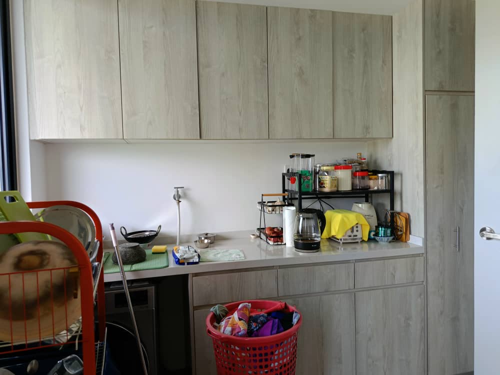 Hampton Residence Bandar Seri Coafields | large backyard for various activities - Image 10