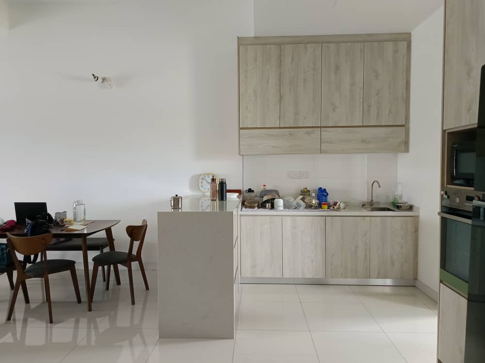Hampton Residence Bandar Seri Coafields | large backyard for various activities - Image 4
