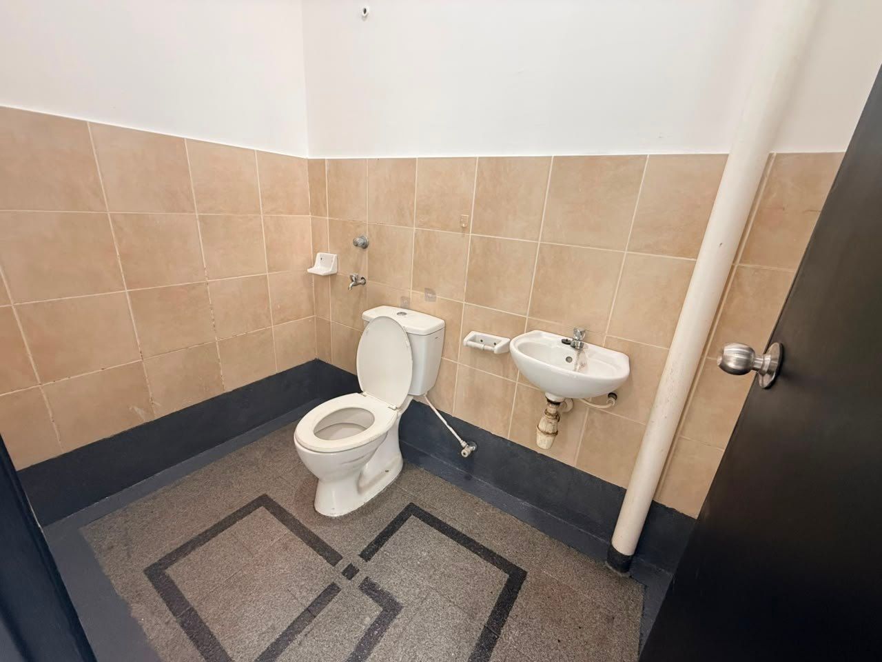 Bathroom - JALAN SCIENTEX JAYA 7 Double Storey Terraced 4 Bedroom For Sale - Image 6