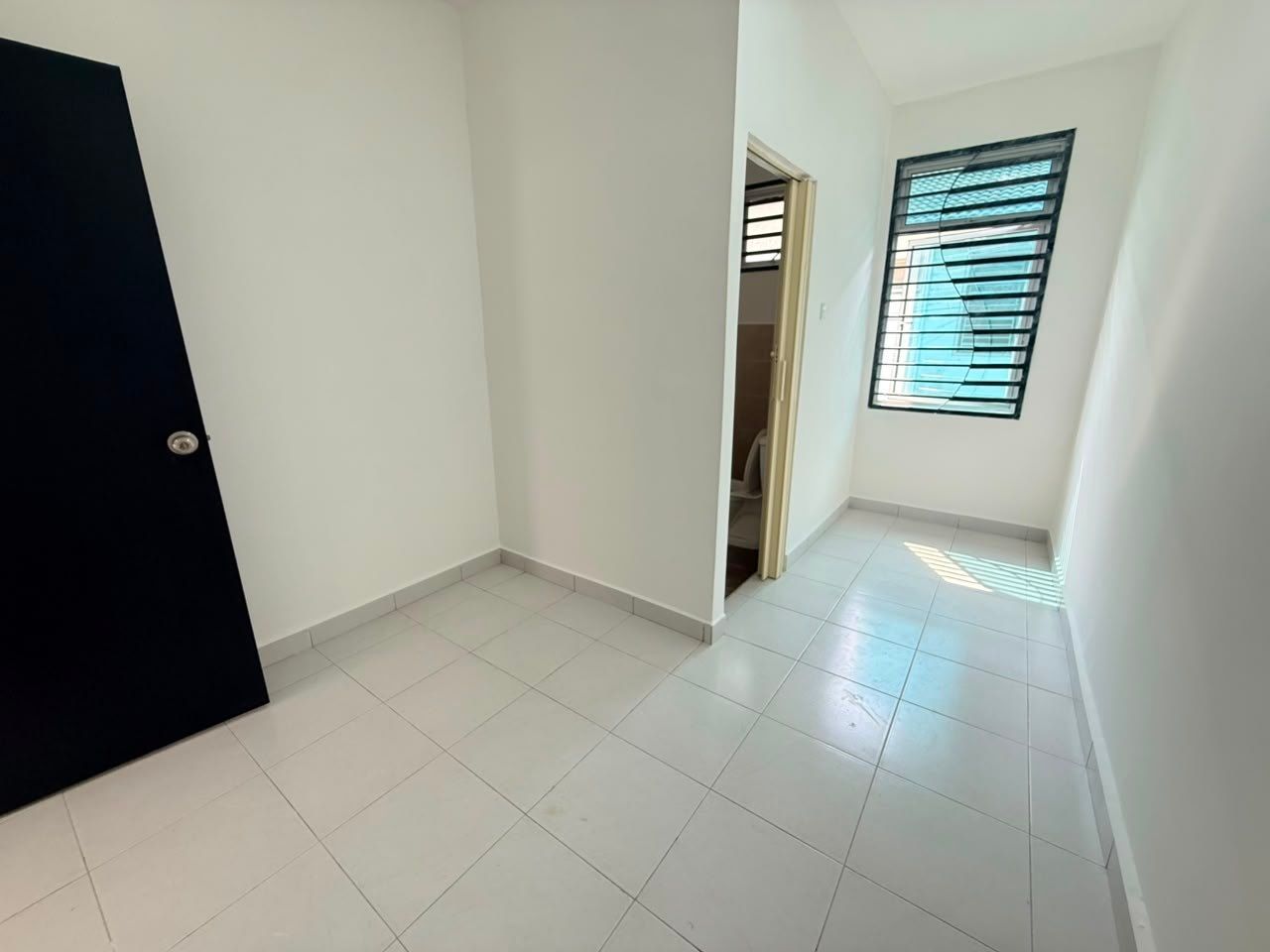 JALAN SCIENTEX JAYA 7 Double Storey Terraced 4 Bedroom For Sale - Image 13