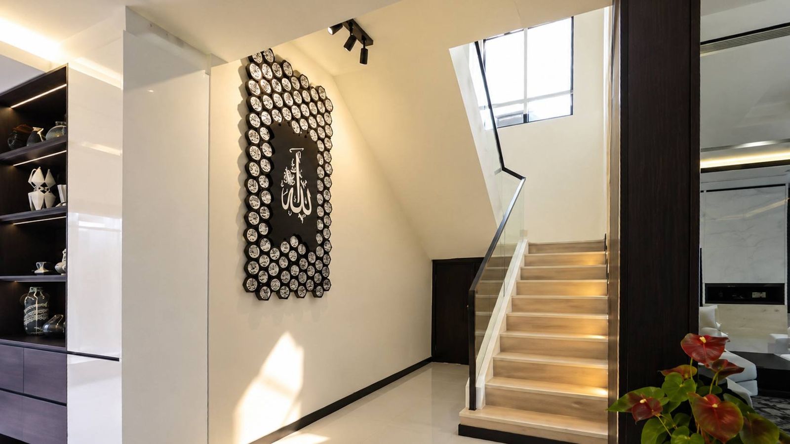 Modern Designed, Fully Renovated & Furnished 2 Storey Bungalow - Image 7