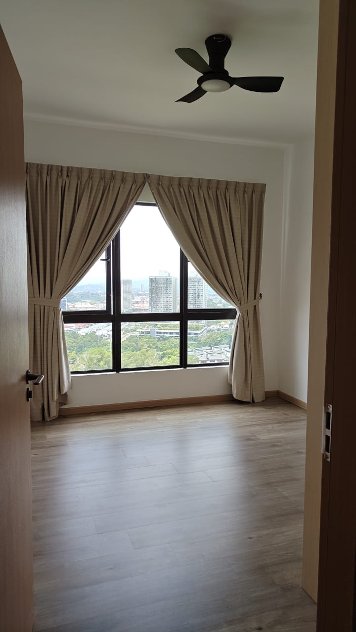 For Rent New Forest Hill Condo - Image 2